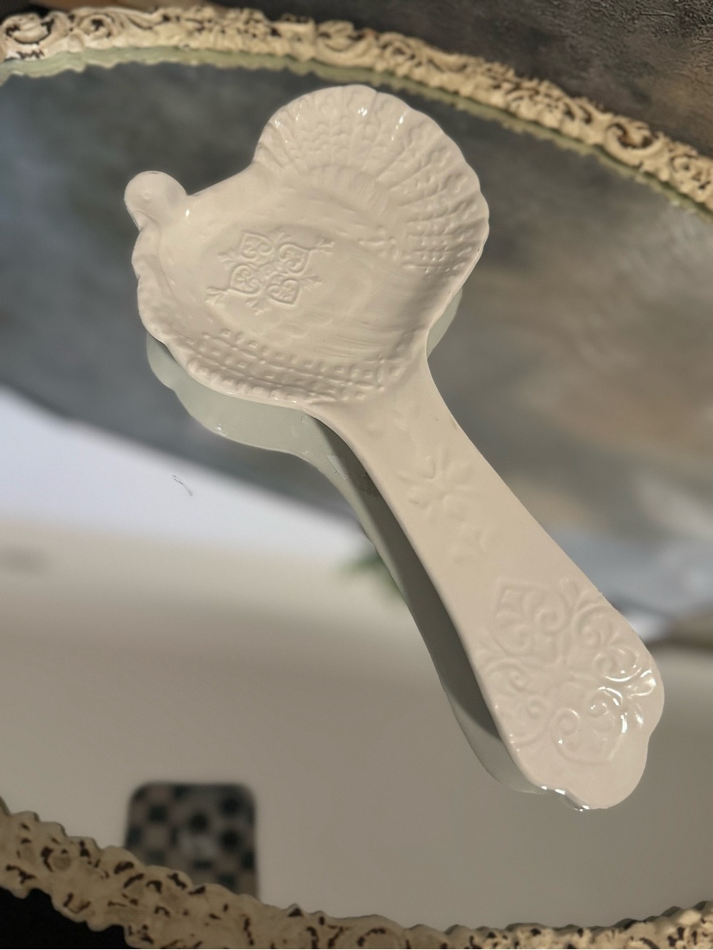 BW / White Ceramic Spoon Rest - Elegant Home Dining Accessory
